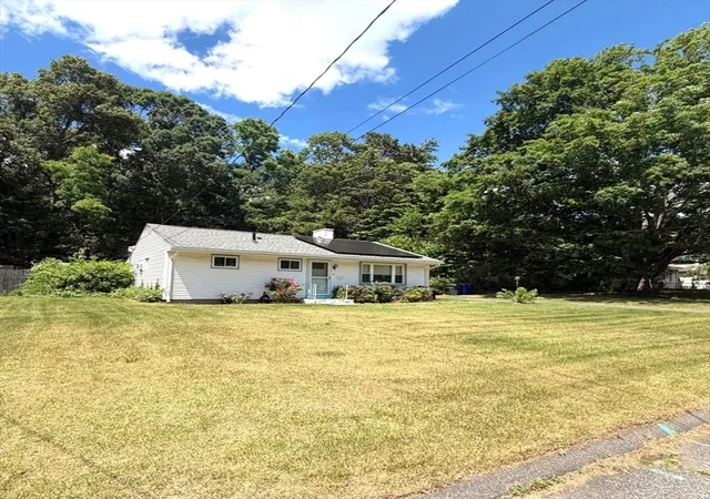 2nd image of 32 Crestmont, Springfield, MA 01108 | MLS# 73537171