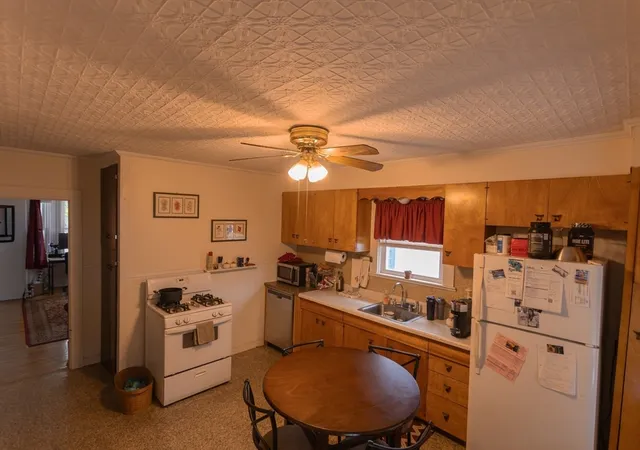 5th image of 26 Clay, Cambridge, MA 02140 | MLS# 73541416