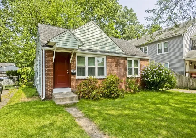 2nd image of 135 Prentice, Springfield, MA 01104 | MLS# 73563475