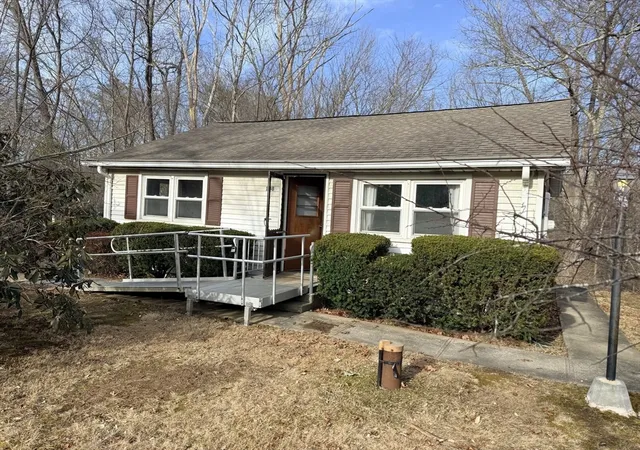 Homes for sale in Dudley, MA | 108 Southbridge Rd, Dudley, MA 01571 | MLS# 73490022