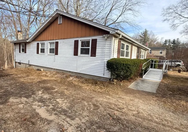 Homes for sale in Dudley, MA | 108 Southbridge Rd, Dudley, MA 01571 | MLS# 73490022