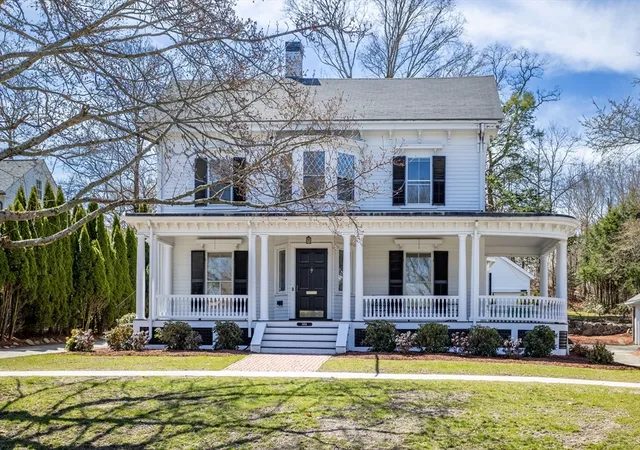 1st image of 1894 Massachusetts Avenue, Lexington, MA 02421 | MLS# 73330396
