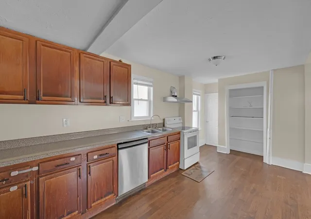 Photo 3 of Single family home for sale at 139 Endicott St, Worcester, MA 01610 | MLS# 73561938 | Listing updated on 2026-09-18