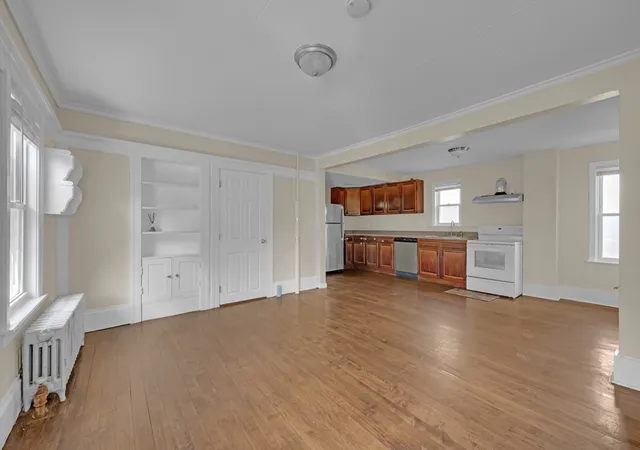 Photo 4 of Single family home for sale at 139 Endicott St, Worcester, MA 01610 | MLS# 73561938 | Listing updated on 2026-10-10