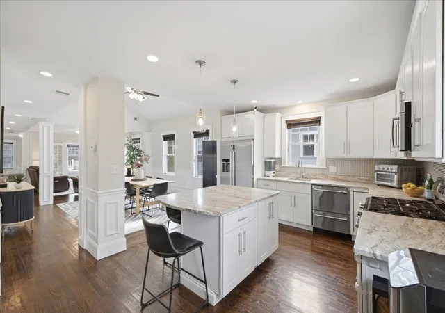 3rd image of 9 Park St, Arlington, MA 02122