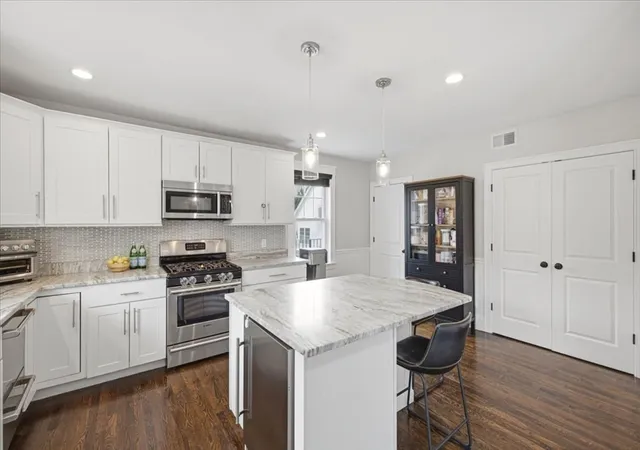 5th image of 9 Park St, Arlington, MA 02122