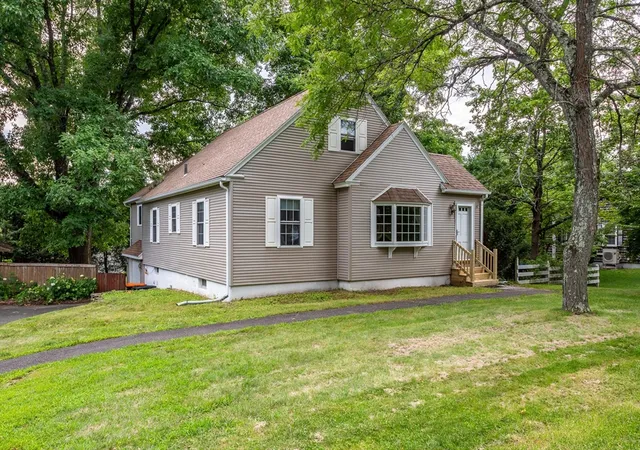 1st image of 289 Morgan St, South Hadley, MA 01075 | MLS# 73561621
