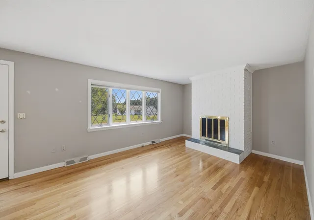 Photo 4 of Sale Pending at 159 Mountainview Rd, East Longmeadow, MA 01028 | MLS# 73555809 | Listing updated on 2026-09-18