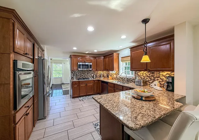Photo 3 of Single family home for sale at 52 Phelps St, Marlborough, MA 01752 | MLS# 73568214 | Listing updated on 2026-09-13
