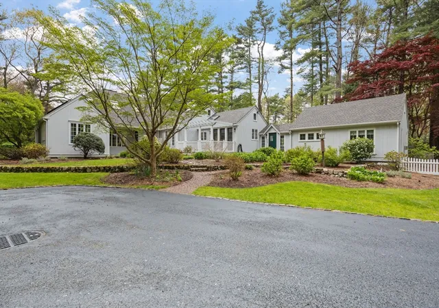 1st image of 908 Main St, Norwell, MA 02061 | MLS# 73548269