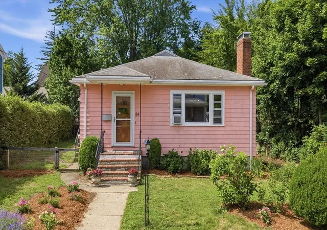 Photo 1 of Single family home for sale at 84 Oak St, Winchester, MA 01890 | MLS# 73542597 | Listing updated on 2026-09-18