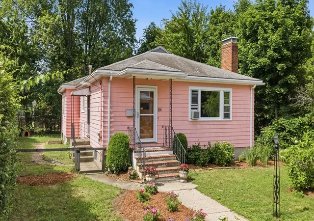 Photo 2 of Single family home for sale at 84 Oak St, Winchester, MA 01890 | MLS# 73542597 | Listing updated on 2026-09-18