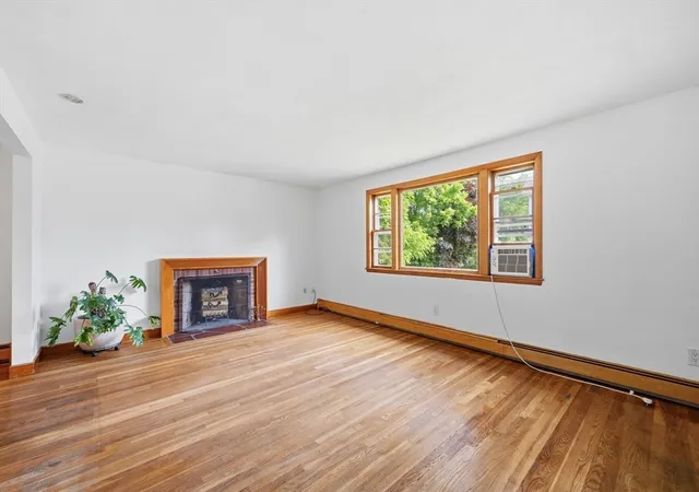 Photo 3 of Single family home for sale at 84 Oak St, Winchester, MA 01890 | MLS# 73542597 | Listing updated on 2026-09-18