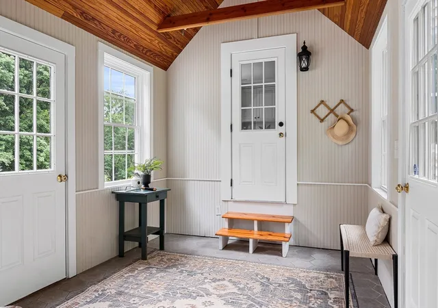 3rd image of 165 Tahattawan Road, Littleton, MA 01460 | MLS# 73547428