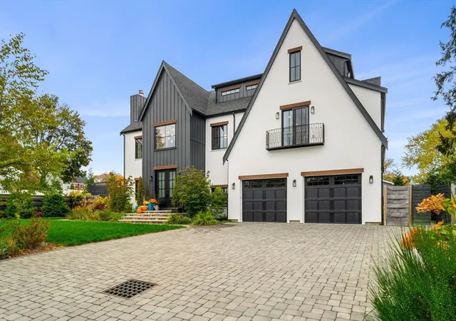 Photo 3 of Sale Pending at 122 Livingstone Ave, Beverly, MA 01915 | MLS# 73549152 | Listing updated on 2026-07-31