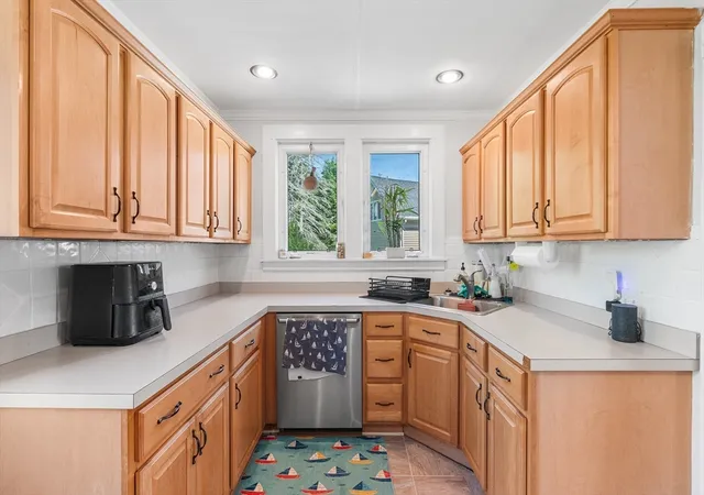 2nd image of 1 Lake Ave, Amesbury, MA 01913 | MLS# 73559299