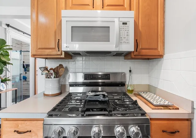 5th image of 1 Lake Ave, Amesbury, MA 01913 | MLS# 73559299