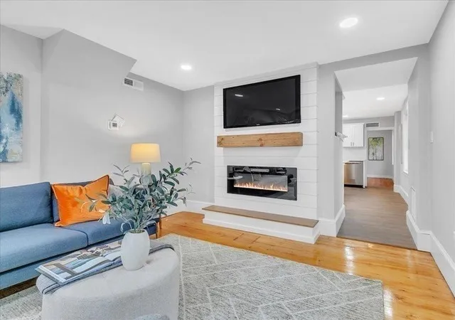 Homes for sale in Salem, MA | 42 School St #2, Salem, MA 01970 | MLS# 73528008
