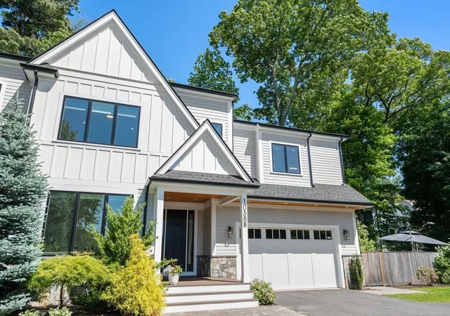 2nd image of 1058 Beacon Street #2, Newton Center, MA 02459 | MLS# 73558896