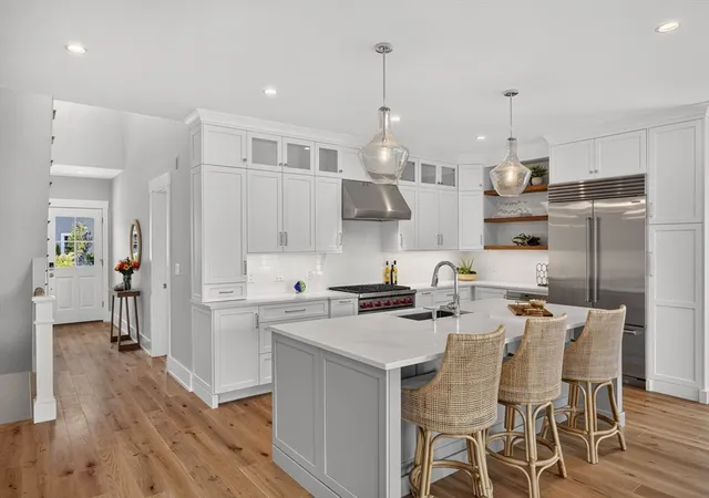 2nd image of 533 Woods Hole Road #B101, Woods Hole, MA 02543 | MLS# 73555686