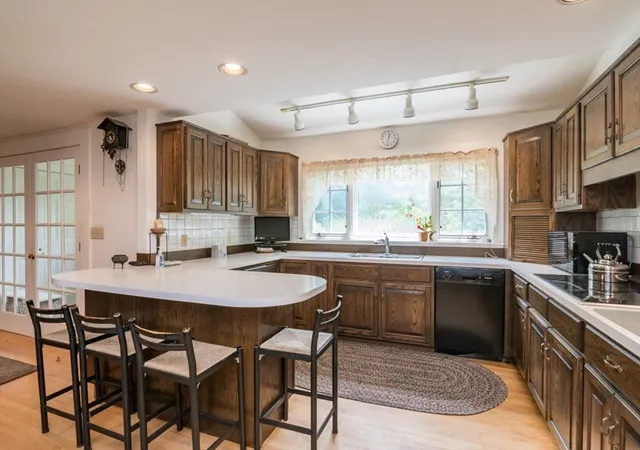 Photo 3 of Sale Pending at 1753 S East St, Amherst, MA 01002 | MLS# 73569558 | Listing updated on 2026-09-29