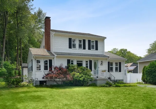 Homes for sale in Marlborough, MA | 656 Bolton St, Marlborough, MA 01752 | MLS# 73547012