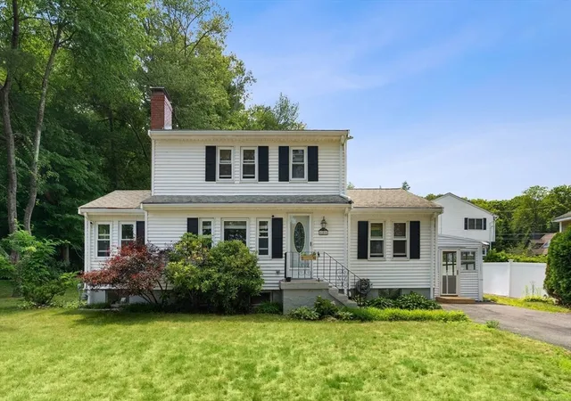 Homes for sale in Marlborough, MA | 656 Bolton St, Marlborough, MA 01752 | MLS# 73547012