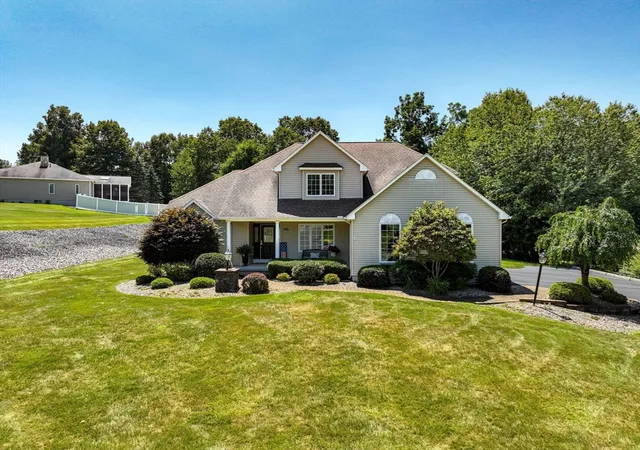 2nd image of 185 Clearwater Cir, Ludlow, MA 01056 | MLS# 73556882