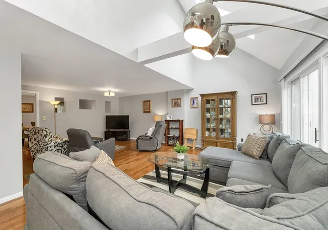 Listing Photo 4 - Condo for sale in building located at 30 Woodland Park Dr, Haverhill, MA 01830 - Unit #30