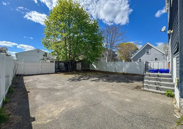 Listing Photo 4 - Condo for sale in building located at 123-125 Laurel St, Malden, MA 02148