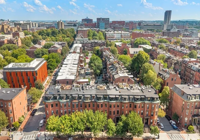 Listing Photo 2 - Condo for sale in building located at 680 Tremont St, Boston, MA 02118 - Unit #1