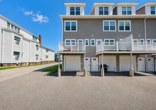 2nd image of 184 Hancock St, Everett, MA 02149