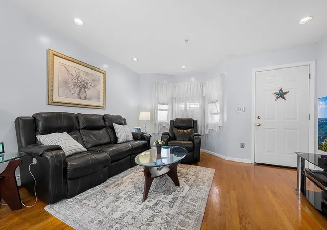 2nd image of 184 Hancock St #F, Everett, MA 02149 | MLS# 73553954