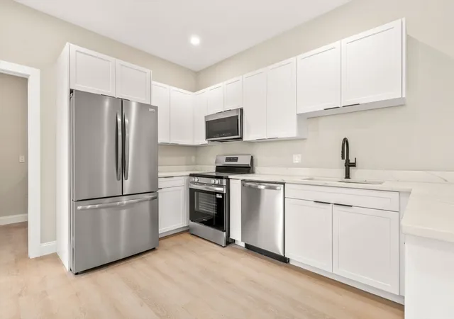 Listing Photo 3 - Condo for sale in building located at 7 Cross St, Wilmington, MA 01887 - Unit #202