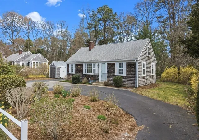 1st image of 84 Hinckley Cir, Osterville, MA 02655 | MLS# 73548407