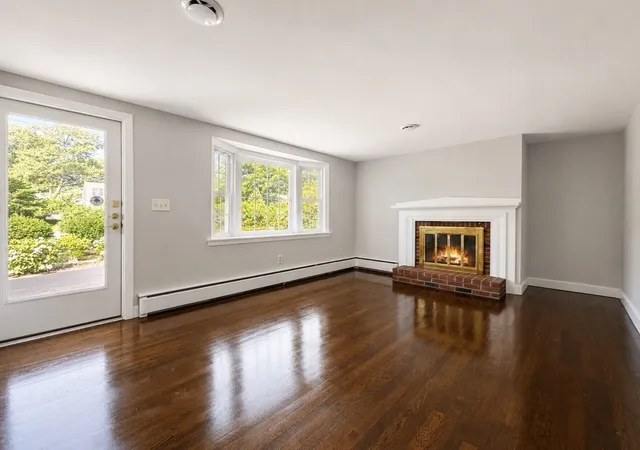 5th image of 84 Hinckley Cir, Osterville, MA 02655 | MLS# 73548407