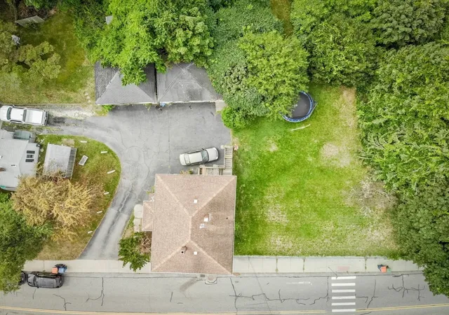 4th image of 218 Standish Ave, Plymouth, MA 02360 | MLS# 73567781