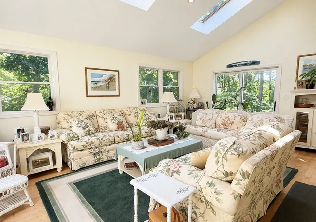 2nd image of 8 Pip'n Circle, Edgartown, MA 02539 | MLS# 73559452