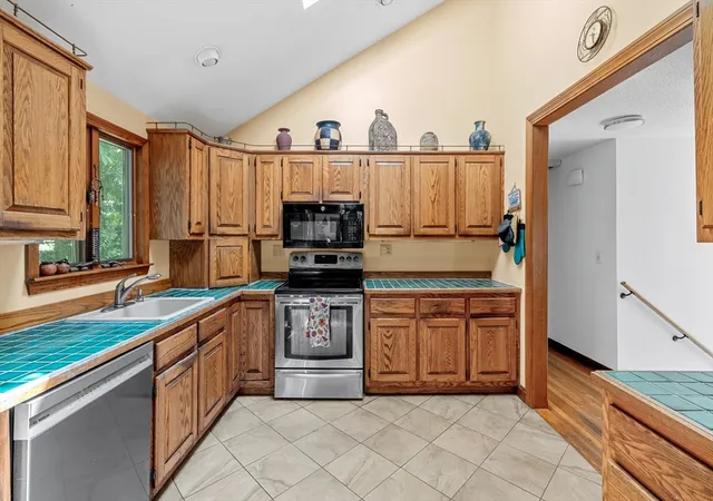 3rd image of 29 Pratt Road, Scituate, MA 02066 | MLS# 73568330
