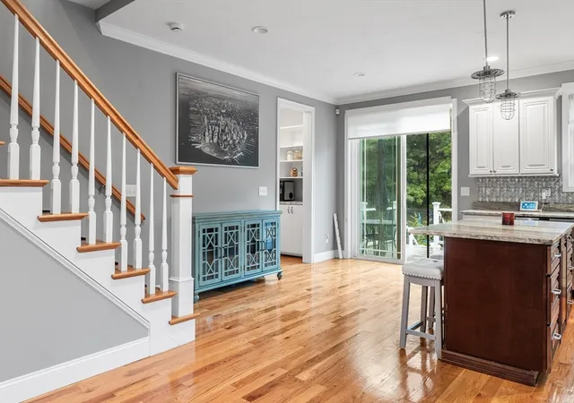 4th image of 10 Stone St #1, Auburn, MA 01501 | MLS# 73559422