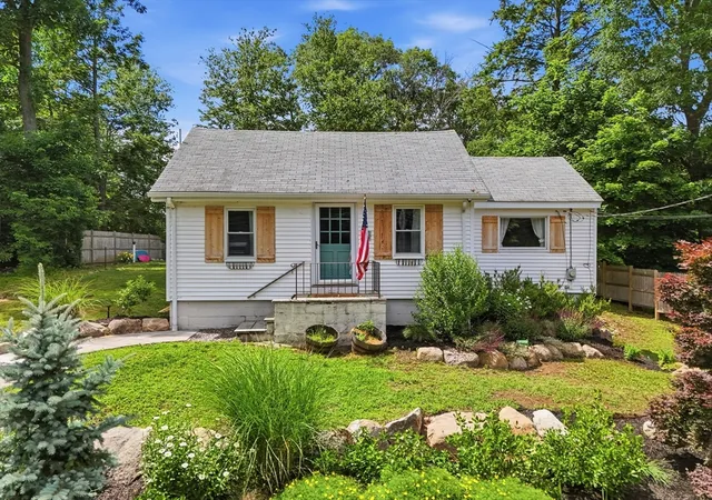 1st image of 27 Leigh Rd, South Hamilton, MA 01982 | MLS# 73547355
