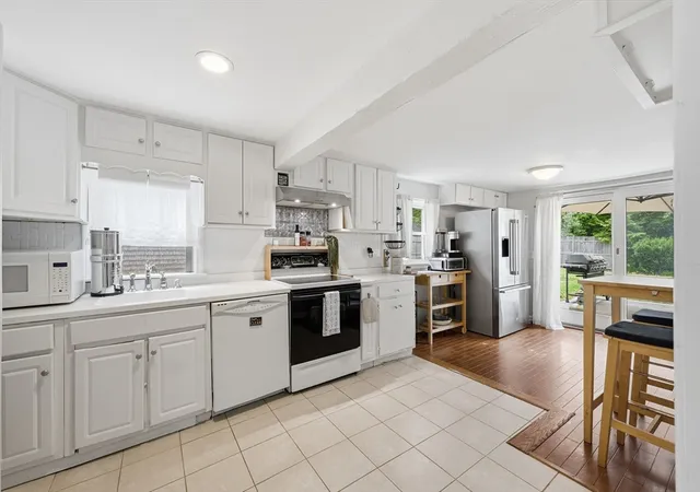 2nd image of 27 Leigh Rd, South Hamilton, MA 01982 | MLS# 73547355