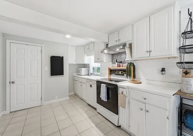 5th image of 27 Leigh Rd, South Hamilton, MA 01982 | MLS# 73547355