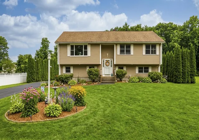 Homes for sale in Belchertown, MA | 206 Franklin Street, Belchertown, MA 01007 | MLS# 73488823