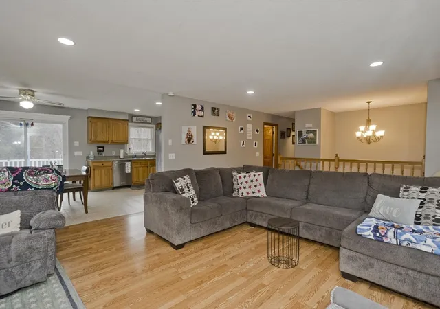 Homes for sale in Belchertown, MA | 206 Franklin Street, Belchertown, MA 01007 | MLS# 73488823
