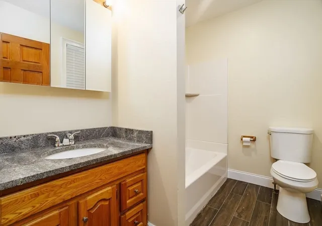 Listing Photo 4 - Condo for sale in building located at 234 Main, Leominster, MA 01453