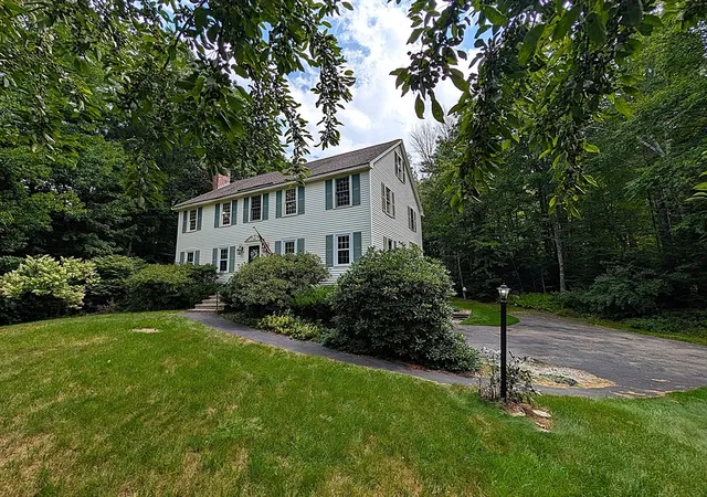 Photo 3 of Sale Pending at 2 Nutfield Dr, Londonderry, NH 03053 | MLS# 73566860 | Listing updated on 2026-09-05
