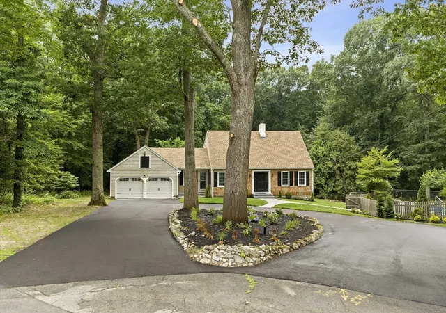 2nd image of 19 Barrington Way, Scituate, MA 02066 | MLS# 73552731