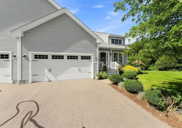 2nd image of 135 Brandywyne Ct #135, Wakefield, RI 02879 | MLS# 73562694