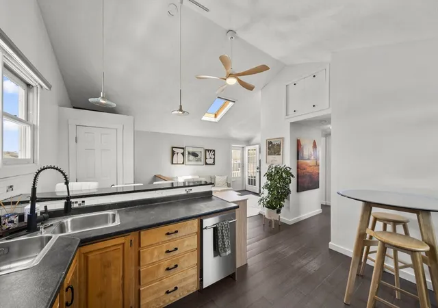 Listing Photo 5 - Condo for sale in building located at 17 Millett St, Gloucester, MA 01930 - Unit #3